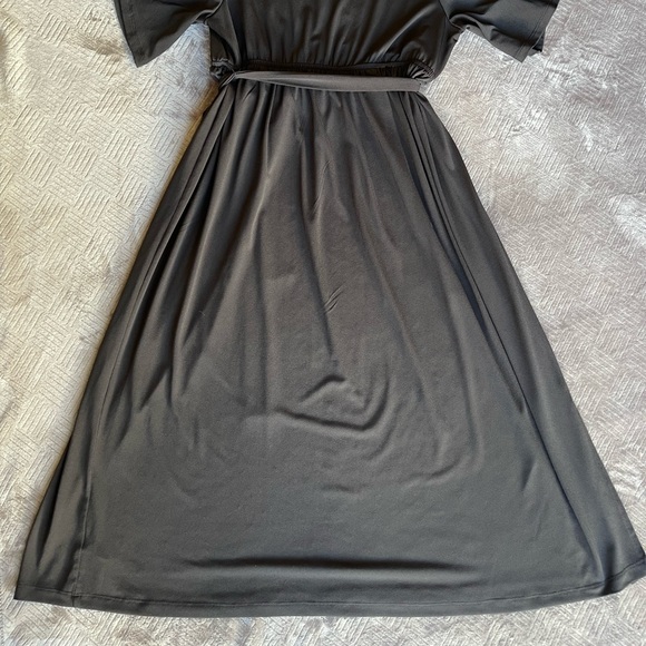 Isabel Black Maternity Dress - Picture 4 of 5